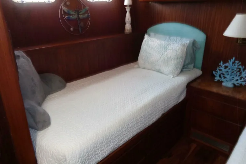 Slide: The Image of Hatteras 70 Cockpit Motor Yacht 1987 - 67