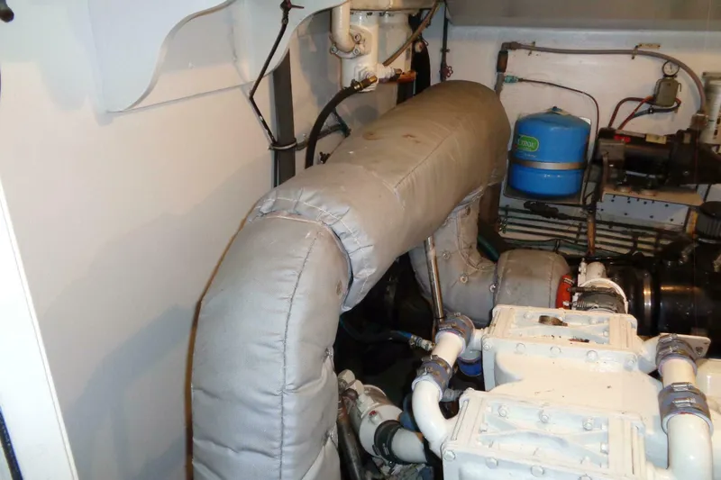 Slide: The Image of Hatteras 70 Cockpit Motor Yacht 1987 - 99