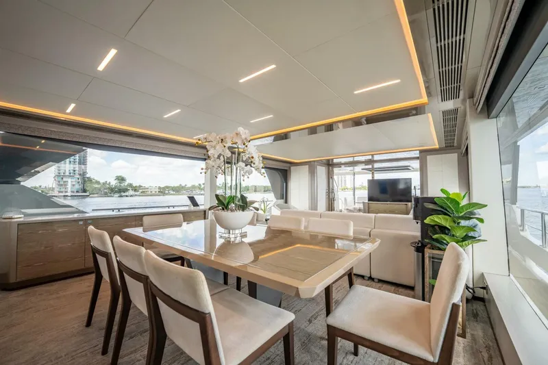 Slide: The Image of Ocean Alexander 27 Explorer 2021 - 13