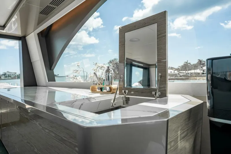 Slide: The Image of Ocean Alexander 27 Explorer 2021 - 21
