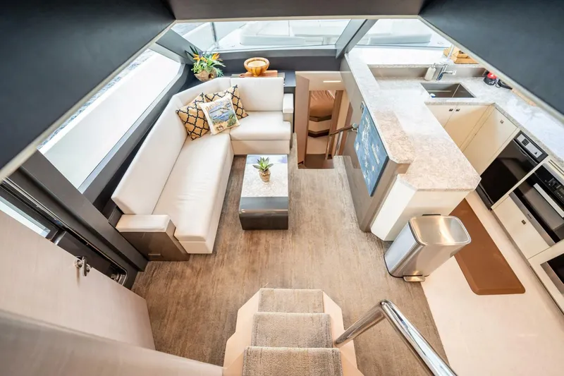 Slide: The Image of Ocean Alexander 27 Explorer 2021 - 22