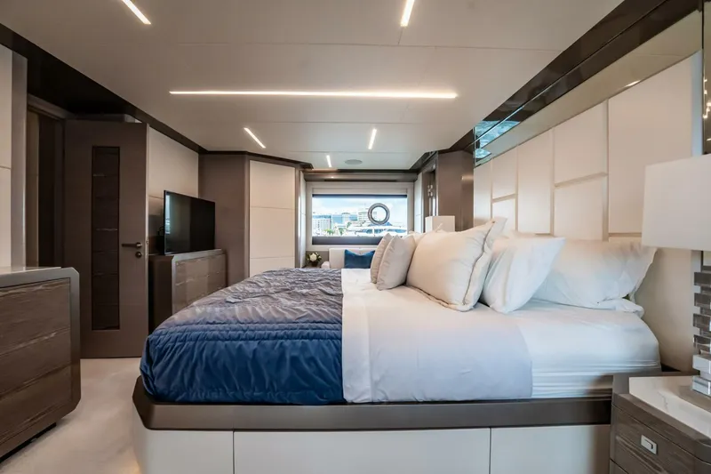Slide: The Image of Ocean Alexander 27 Explorer 2021 - 35