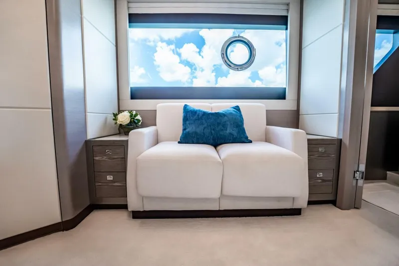 Slide: The Image of Ocean Alexander 27 Explorer 2021 - 36