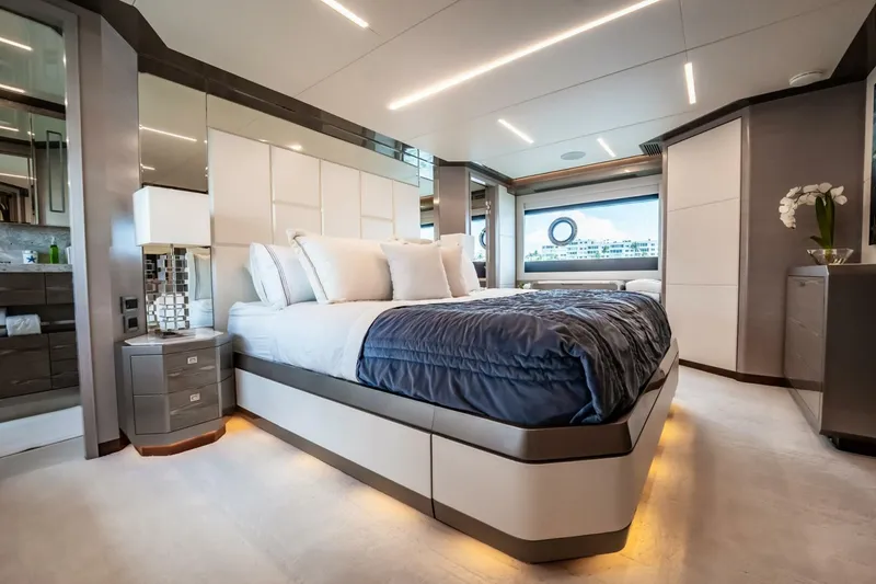 Slide: The Image of Ocean Alexander 27 Explorer 2021 - 37