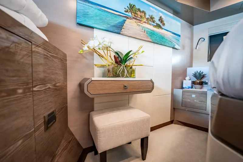 Slide: The Image of Ocean Alexander 27 Explorer 2021 - 44