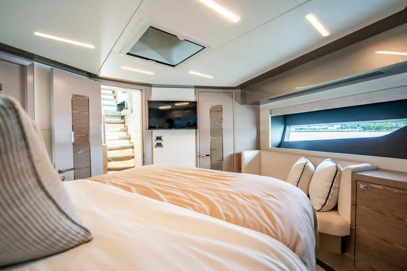 Slide: The Image of Ocean Alexander 27 Explorer 2021 - 45