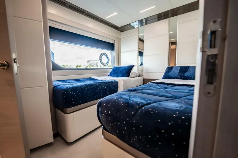 Slide: The Image of Ocean Alexander 27 Explorer 2021 - 46