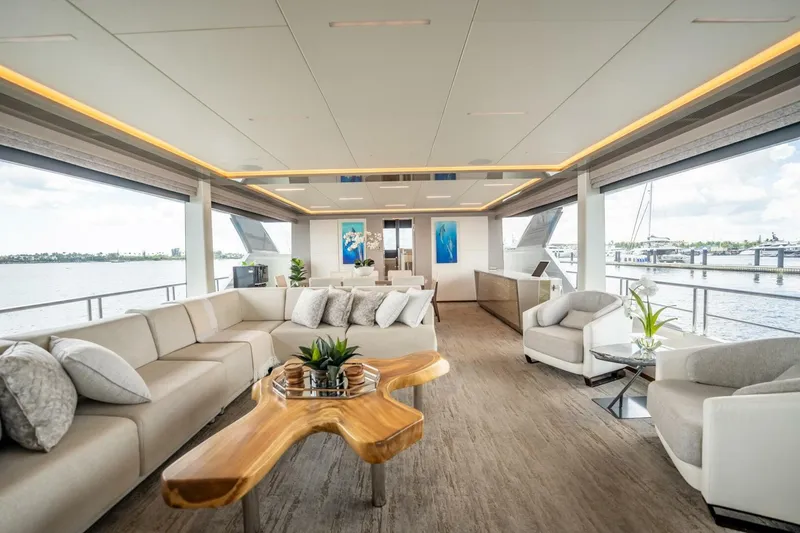 Slide: The Image of Ocean Alexander 27 Explorer 2021 - 5