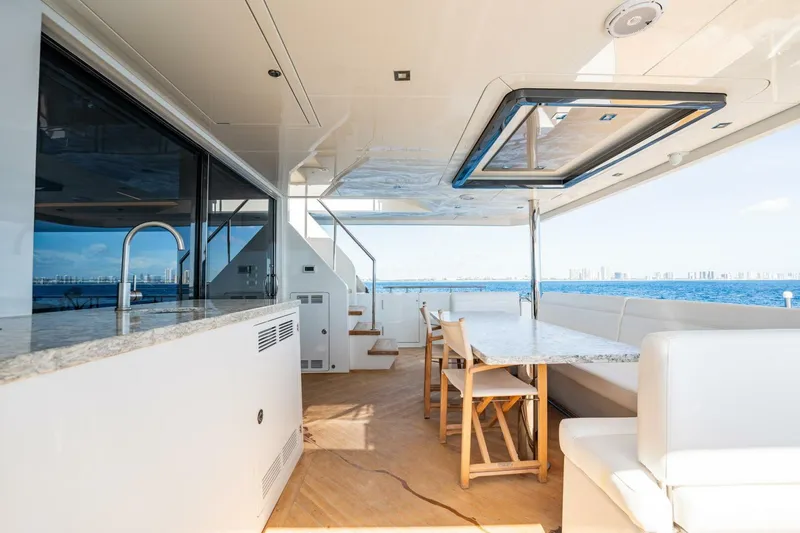 Slide: The Image of Ocean Alexander 27 Explorer 2021 - 62