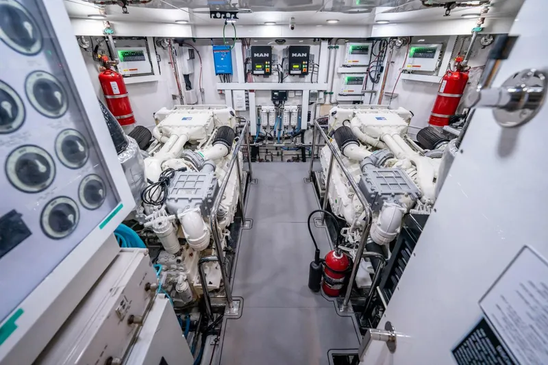 Slide: The Image of Ocean Alexander 27 Explorer 2021 - 64