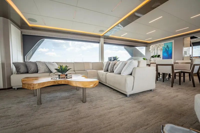 Slide: The Image of Ocean Alexander 27 Explorer 2021 - 7