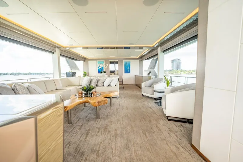 Slide: The Image of Ocean Alexander 27 Explorer 2021 - 9