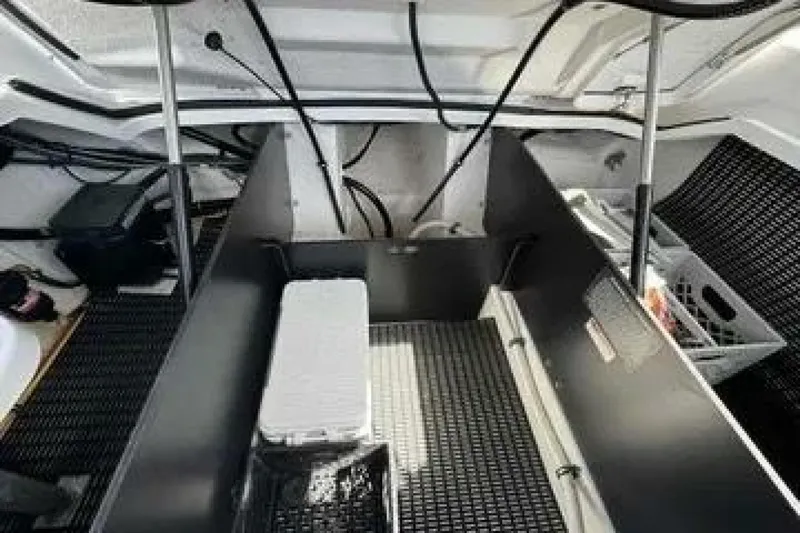 Slide: The Image of Monterey 275SS 2023 - 14