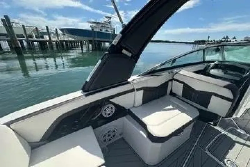 Slide: The Image of Monterey 275SS 2023 - 4