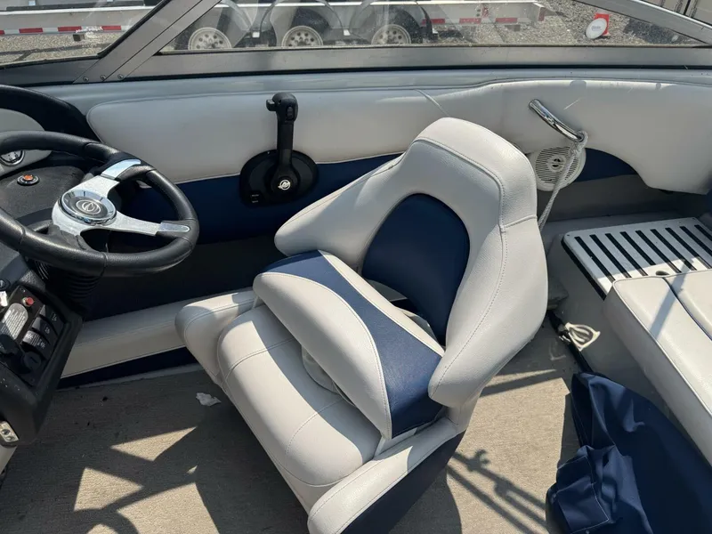 Slide: The Image of Crownline Boats 185 SS 2014 - 13
