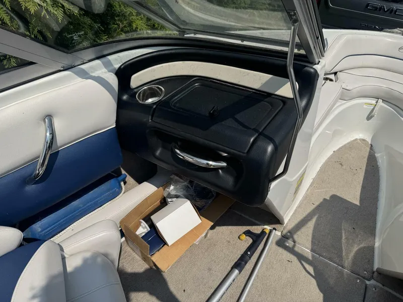 Slide: The Image of Crownline Boats 185 SS 2014 - 15