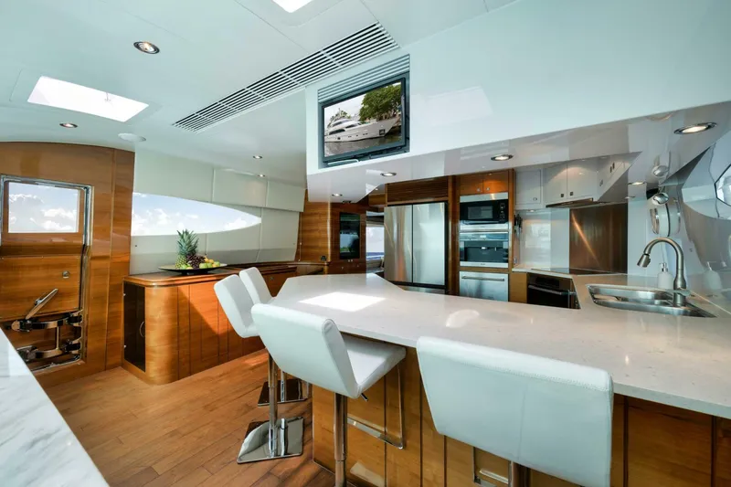 Slide: The Image of Horizon P110 Tri-Deck 2012 - 14