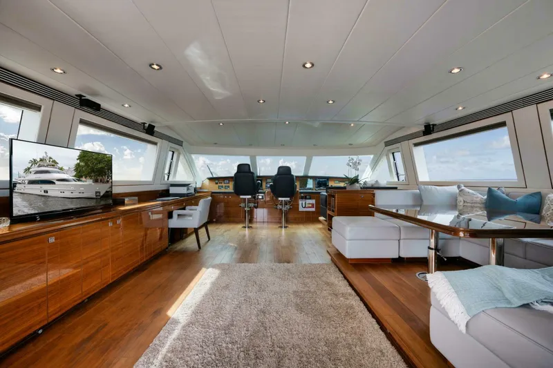 Slide: The Image of Horizon P110 Tri-Deck 2012 - 29