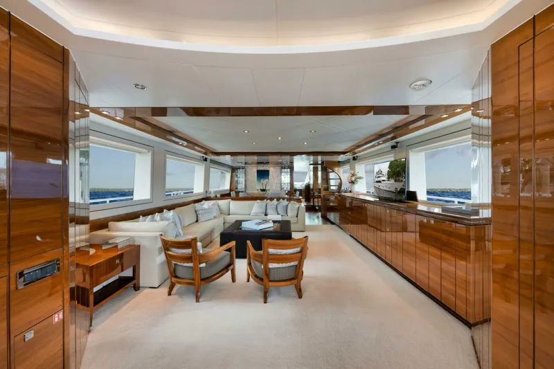 Slide: The Image of Horizon P110 Tri-Deck 2012 - 3