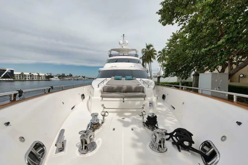 Slide: The Image of Horizon P110 Tri-Deck 2012 - 35