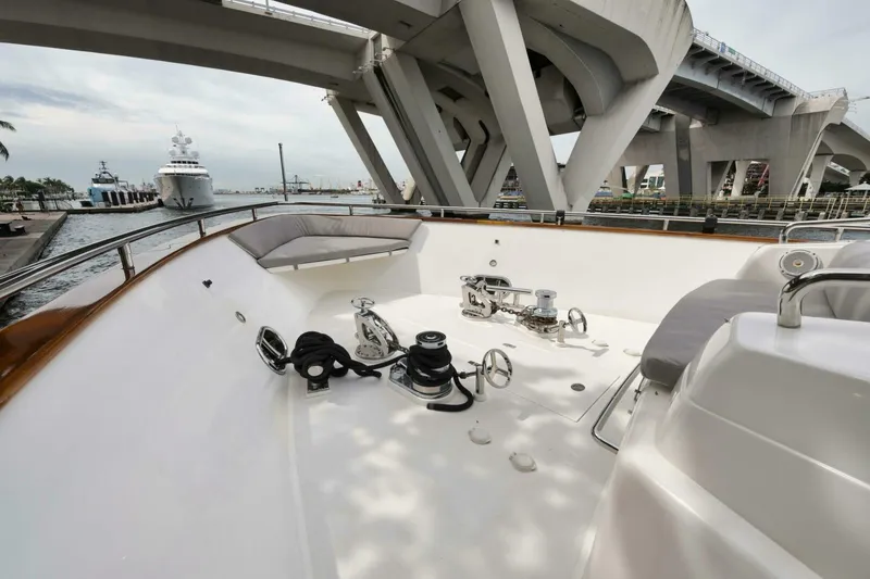 Slide: The Image of Horizon P110 Tri-Deck 2012 - 36