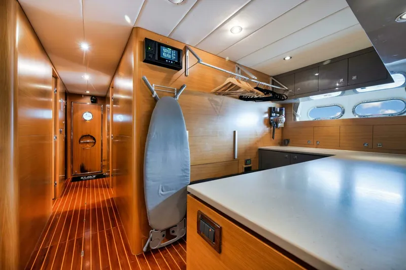 Slide: The Image of Horizon P110 Tri-Deck 2012 - 38