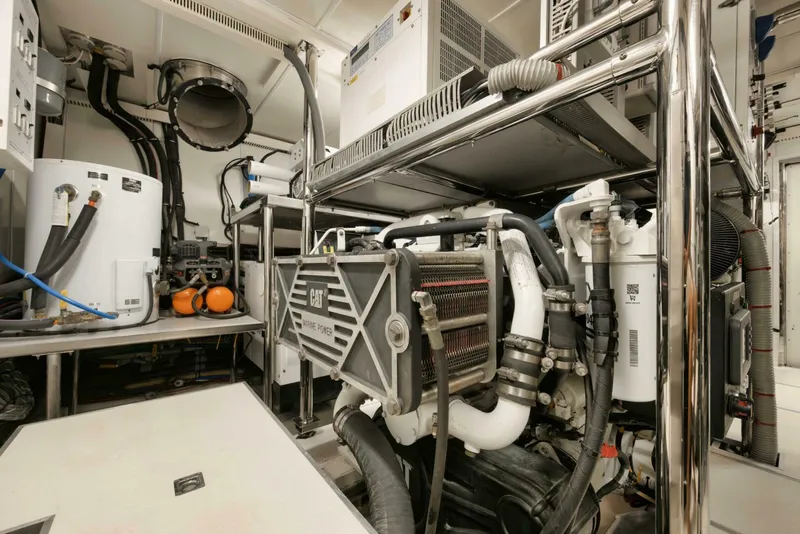 Slide: The Image of Horizon P110 Tri-Deck 2012 - 43