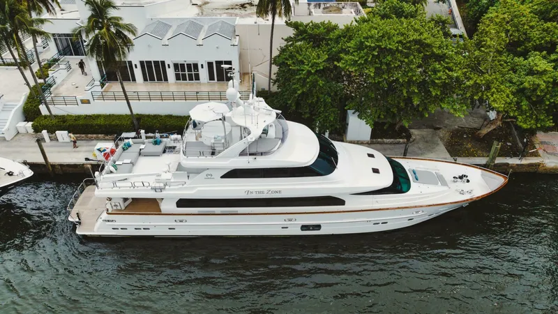 Slide: The Image of Horizon P110 Tri-Deck 2012 - 46