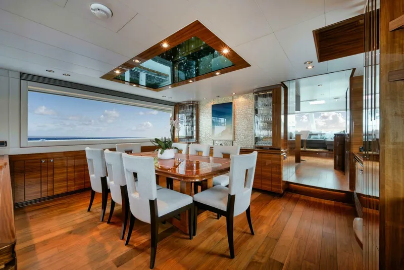 Slide: The Image of Horizon P110 Tri-Deck 2012 - 6