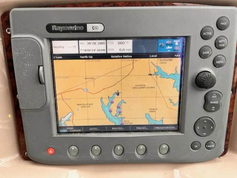 Slide: The Image of Sea Ray 300 Sundancer 2003 - 15