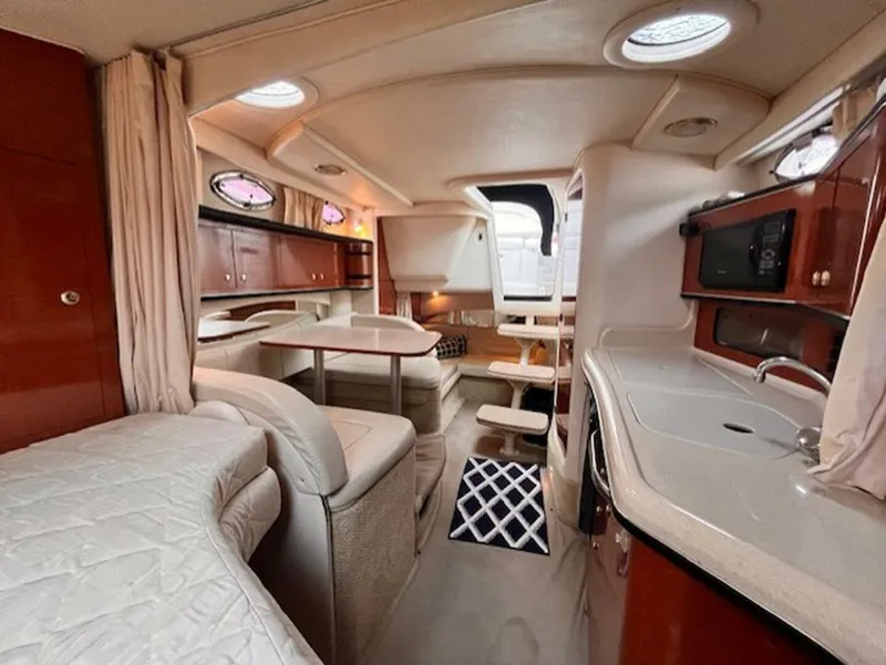 Slide: The Image of Sea Ray 300 Sundancer 2003 - 20