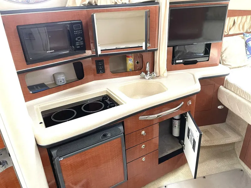 Slide: The Image of Sea Ray 300 Sundancer 2003 - 27