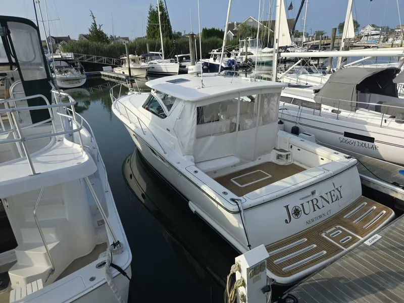 The Image of Tiara 3800 Express 2001 - 0