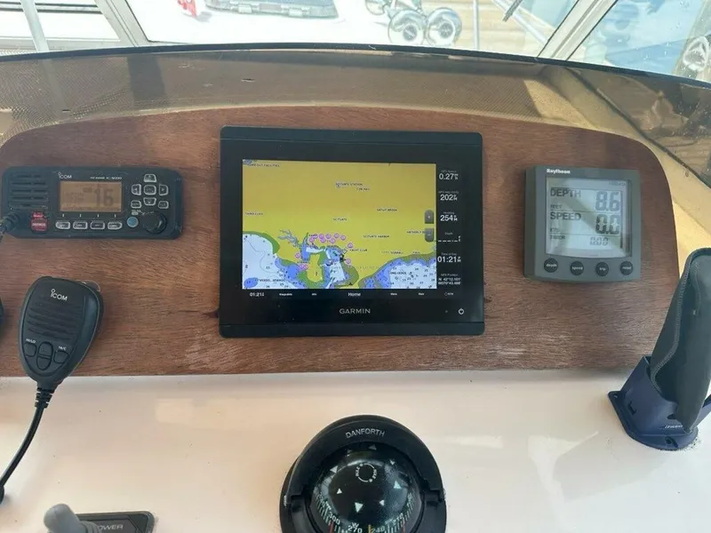 Slide: The Image of Mainship Pilot 34 2002 - 14