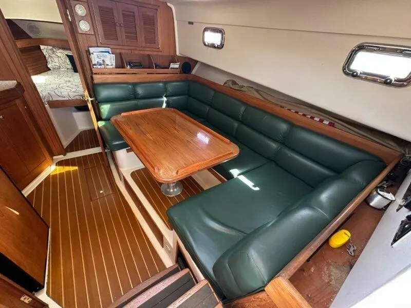 Slide: The Image of Mainship Pilot 34 2002 - 18