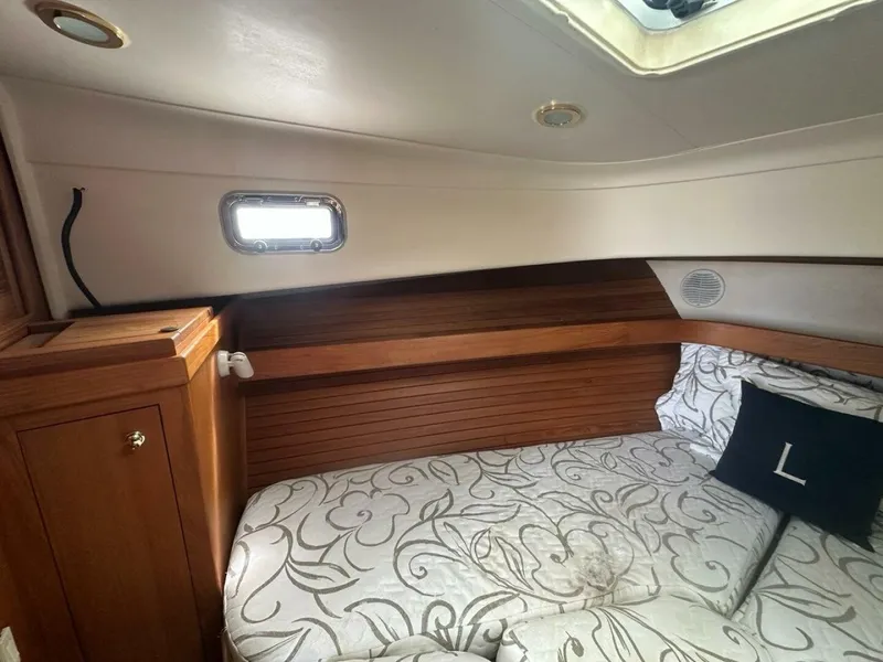 Slide: The Image of Mainship Pilot 34 2002 - 24