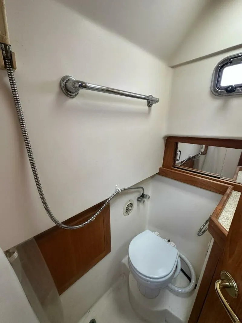 Slide: The Image of Mainship Pilot 34 2002 - 27