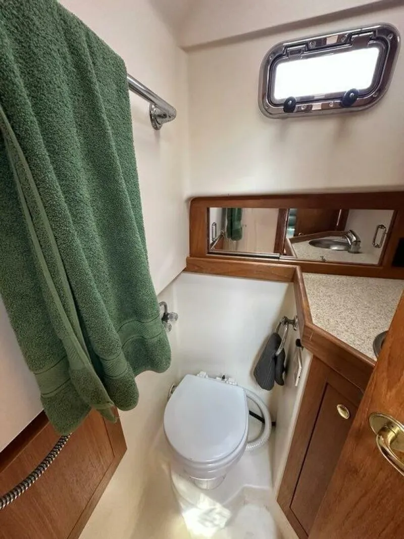 Slide: The Image of Mainship Pilot 34 2002 - 40