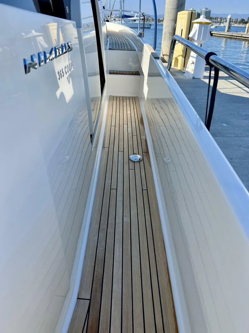 Slide: The Image of Nimbus 365 Coupe 2018 - 22