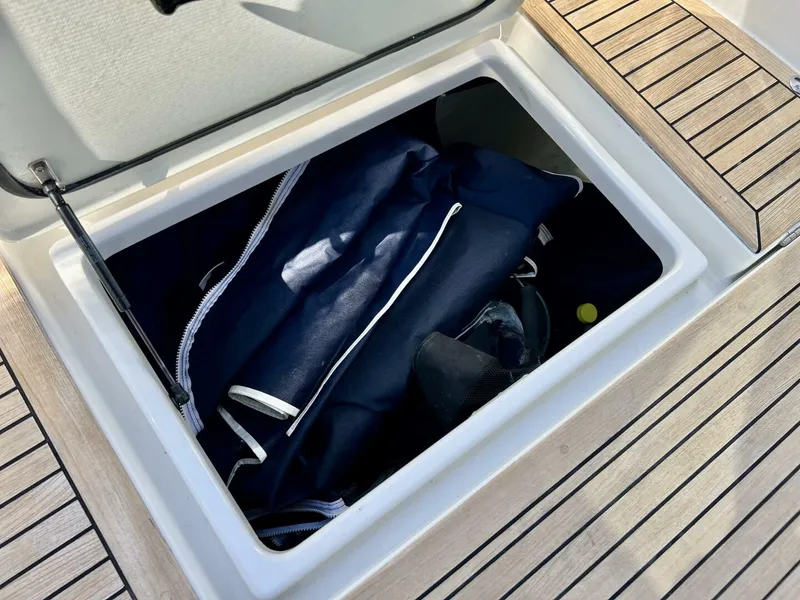 Slide: The Image of Nimbus 365 Coupe 2018 - 37