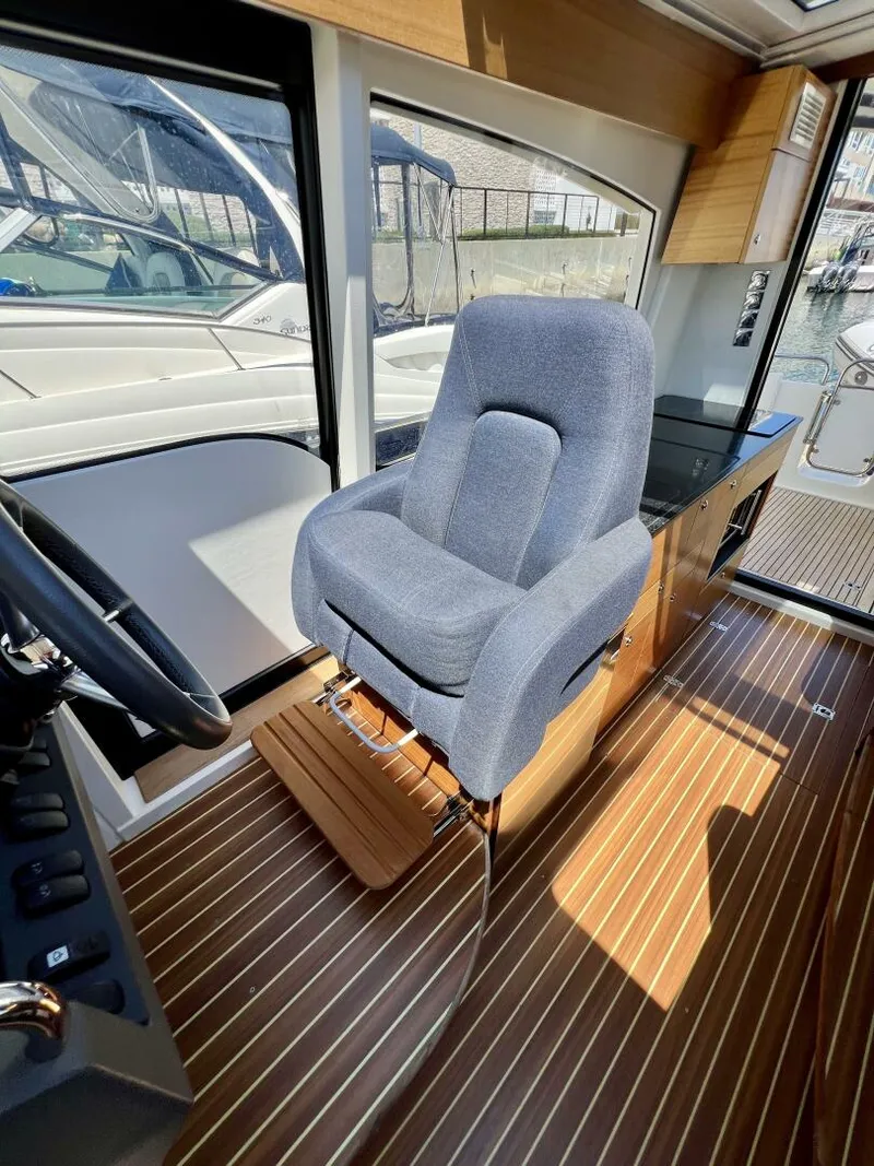 Slide: The Image of Nimbus 365 Coupe 2018 - 45