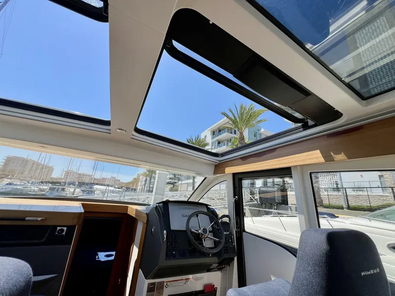 Slide: The Image of Nimbus 365 Coupe 2018 - 51