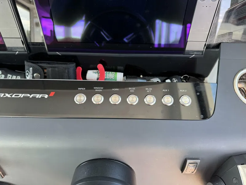 Slide: The Image of Axopar 37 XC CROSS CABIN 2022 - 29