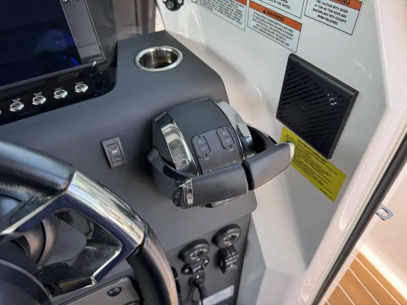 Slide: The Image of Axopar 37 XC CROSS CABIN 2022 - 31
