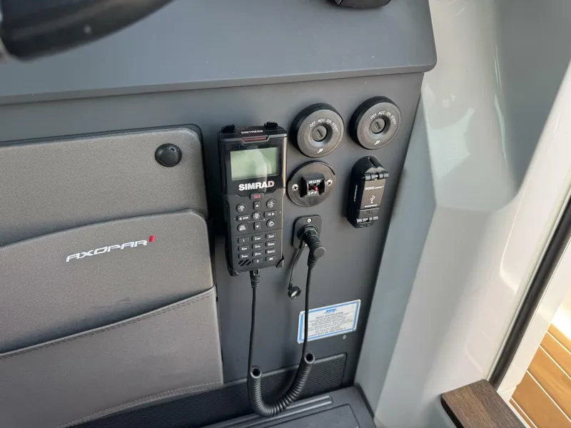 Slide: The Image of Axopar 37 XC CROSS CABIN 2022 - 32