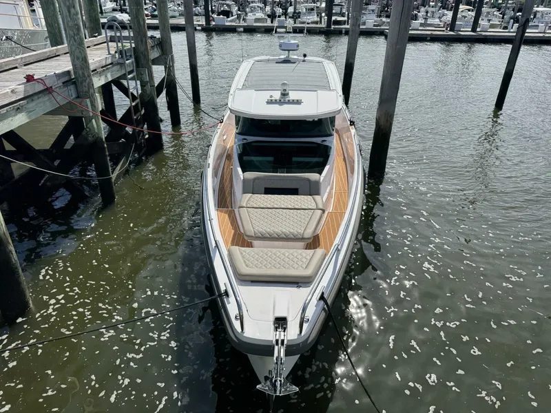 Slide: The Image of Axopar 37 XC CROSS CABIN 2022 - 6
