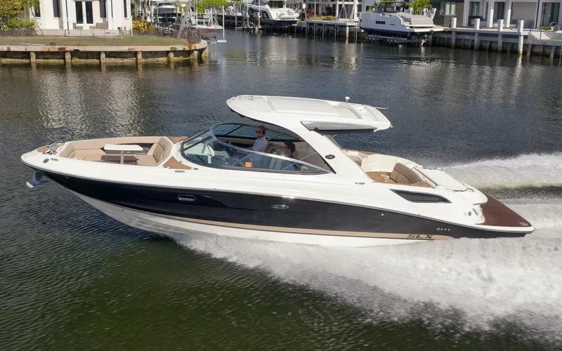 The Image of Sea Ray 350 SLX 2016 - 0