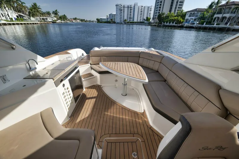 Slide: The Image of Sea Ray 350 SLX 2016 - 15