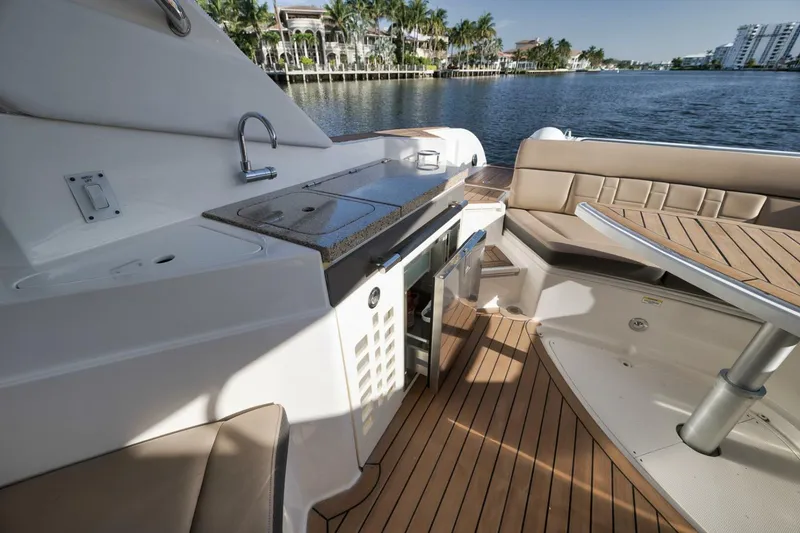 Slide: The Image of Sea Ray 350 SLX 2016 - 20