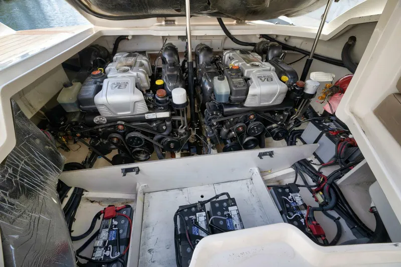 Slide: The Image of Sea Ray 350 SLX 2016 - 33